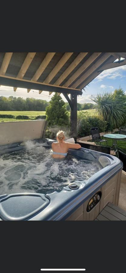 The Loft At Rock With Hot Tub Garvagh